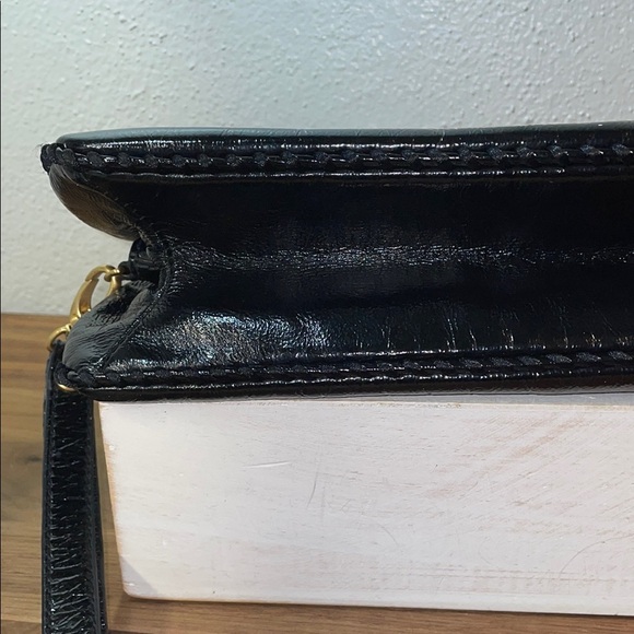 Isabella Fiore Black Patent Leather Magnet Close Clutch Strap - Picture 13 of 16